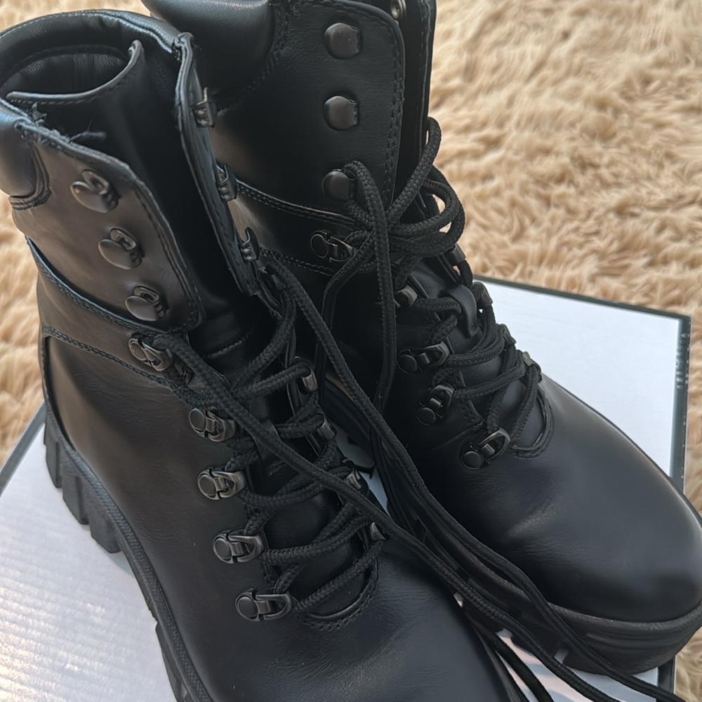 Guess Boots - Picture 2 of 5